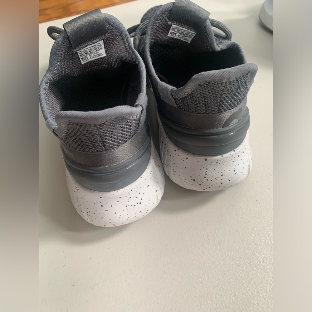 Adidas Men's Sneakers Bundle, US 10.5, White (Excellent) & Gray (Minor Scuffs) - Picture 11 of 13